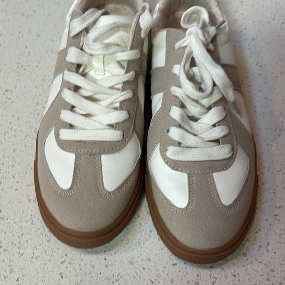 Sincerely Jules Women's White/tan Lace Sneakers Bailey 9M - Picture 3 of 8